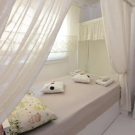 Araçatı Butik Alaçatı