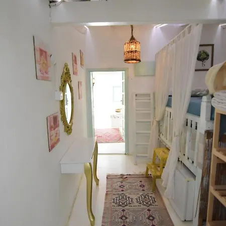 Oda ve Kahvaltı Araçatı Butik